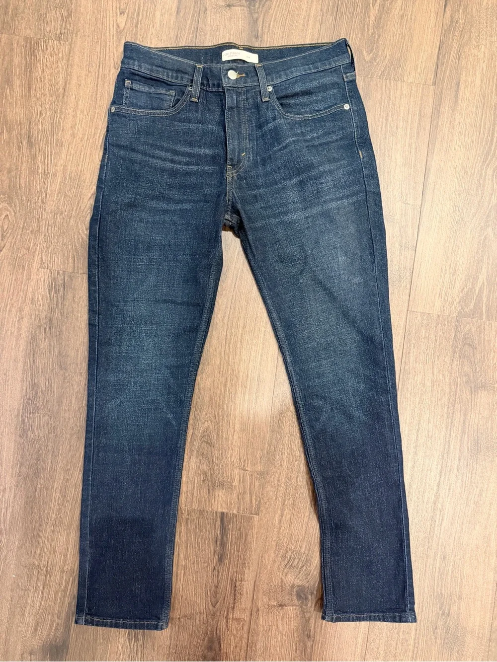 Levis levi stratus